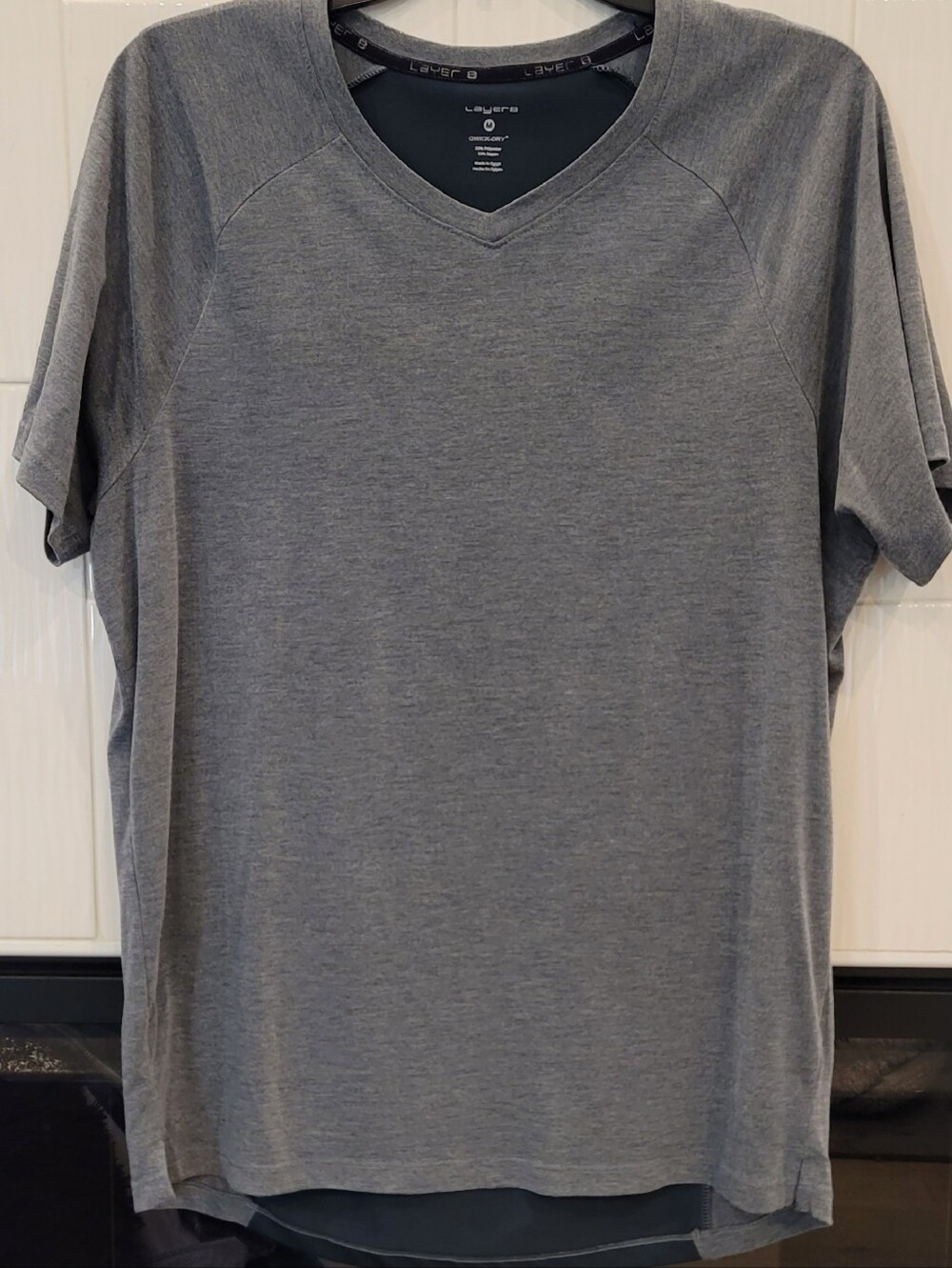 Mens Layer 8 QWICK-DRY Gray V-Neck Activewear Workout Top Size M